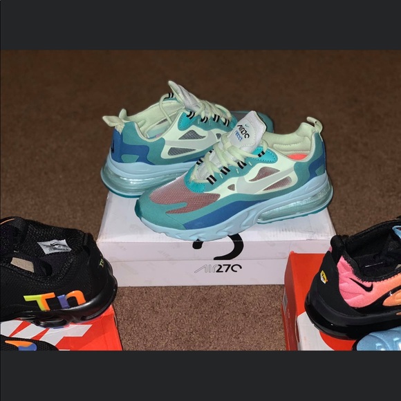 Womens8.5 Nike air max 270 react. New never worn - Picture 2 of 2